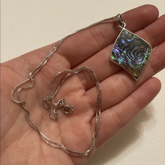 Elegant Sterling Silver 925 Abalone Pendant Necklace size 24’ in chain - Picture 4 of 12
